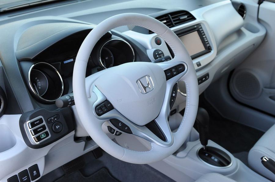  Honda Fit EV 2013 года  (фото 37 из 64)